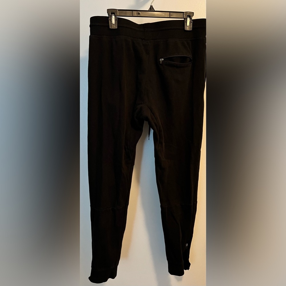 Carbon Jogger - Picture 2 of 4